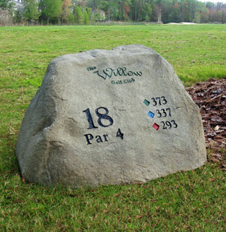 boulder golf sign