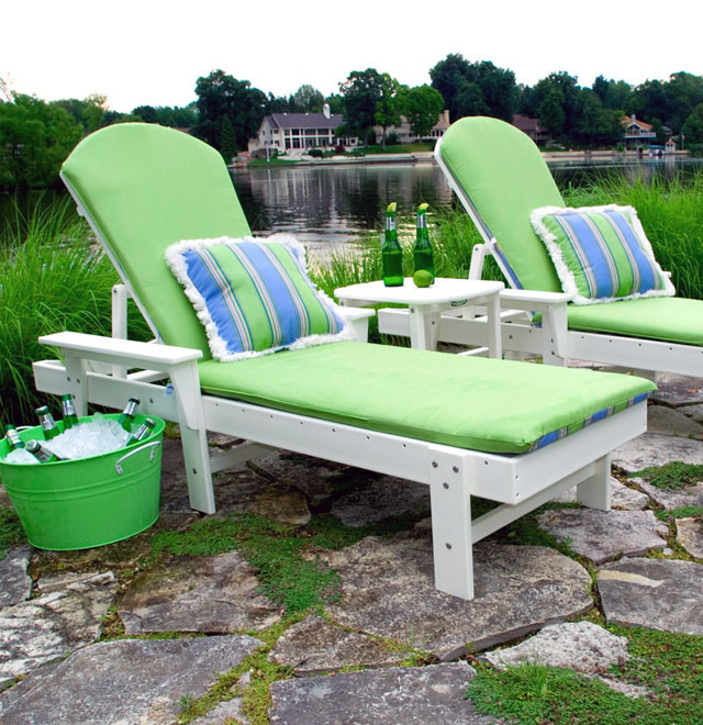 recycled plastic lounge chairs